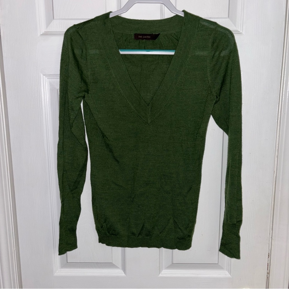 Y2K The Limited women’s size s green layering v neck sweater